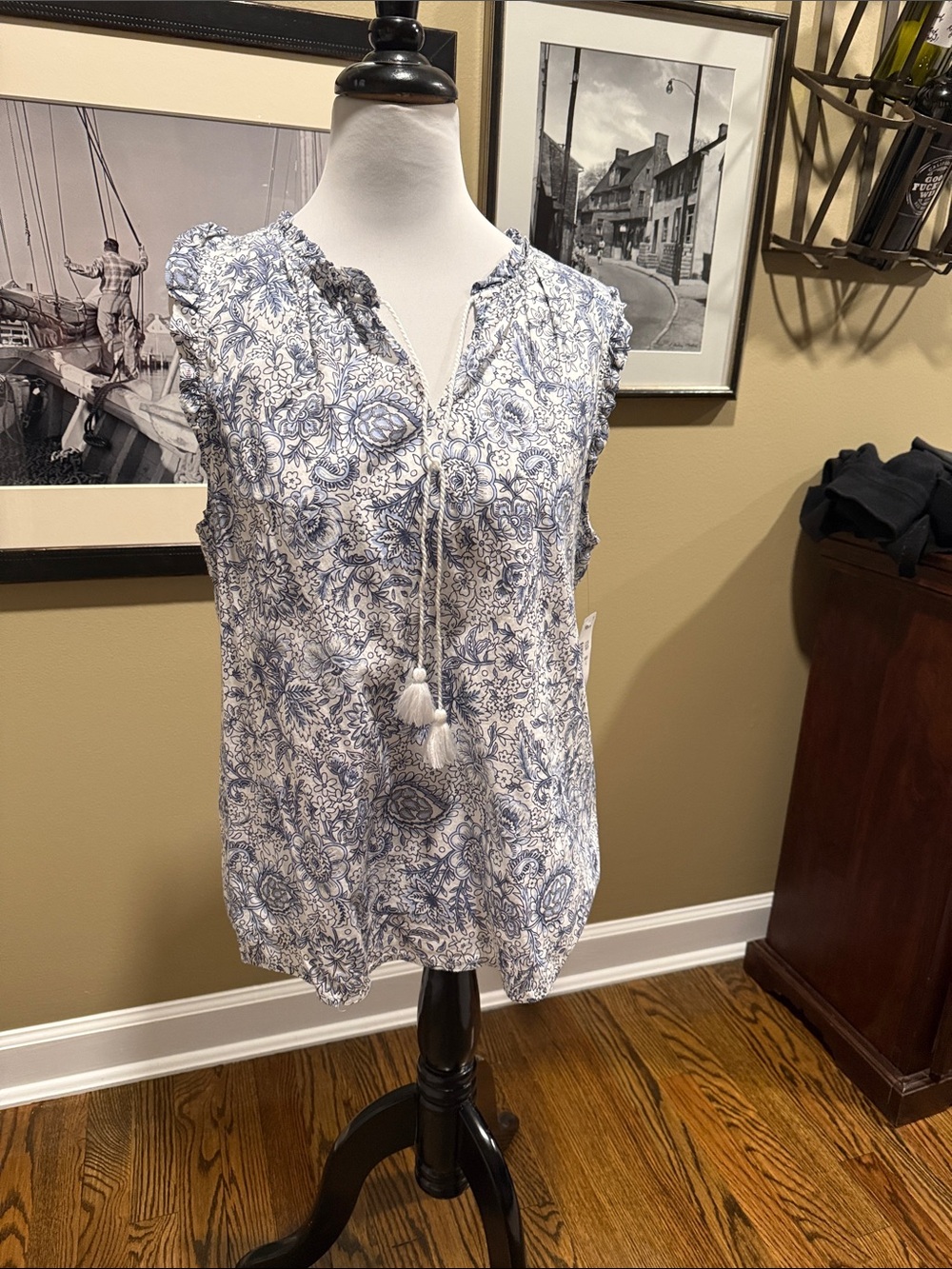 C&C California White and Blue Paisley Tassel Tie Sleeveless Top